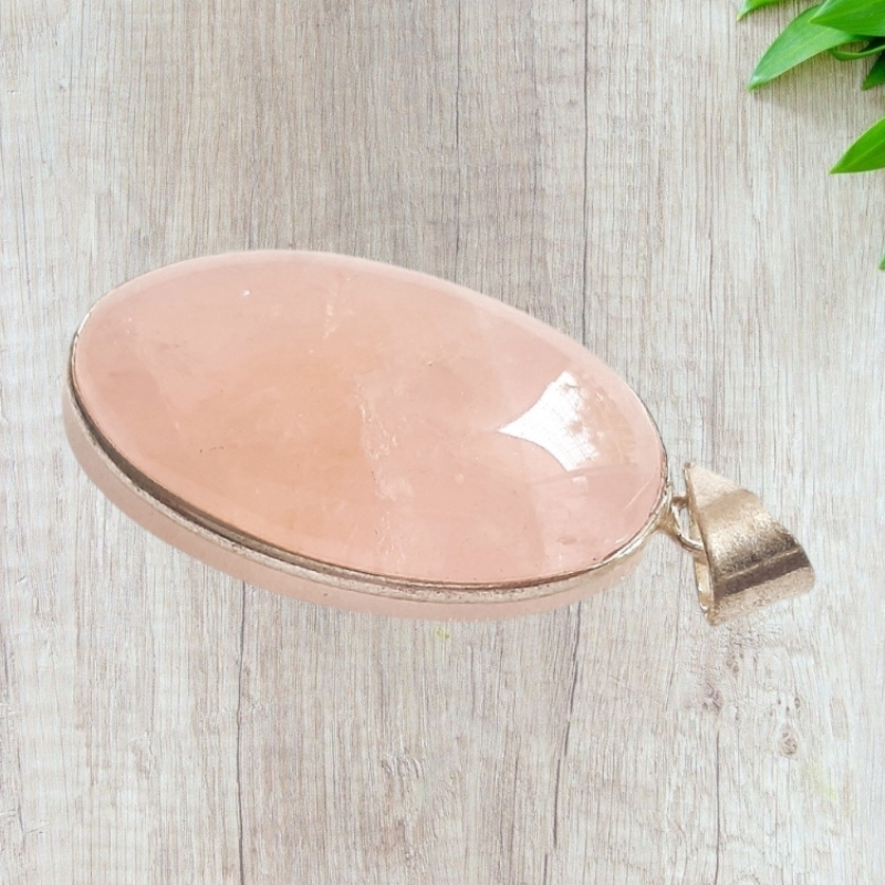 Rose Quartz Oval Pendant useful for Love, harmony & Compassion