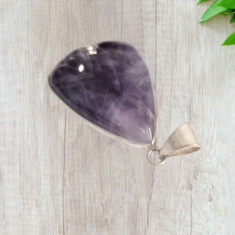 Amethyst Leaf White Metal Pendant protection & mind healing