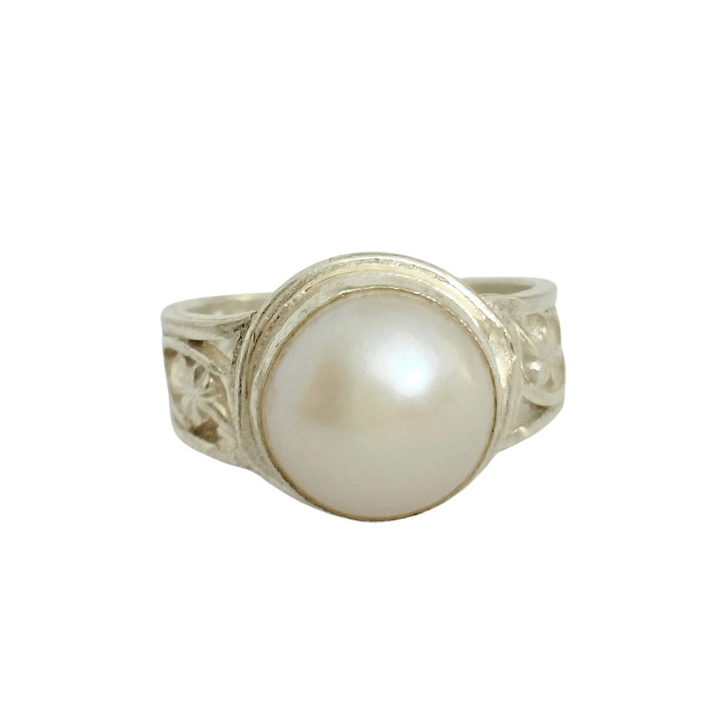 Round Pearl Silver Cut Ring helpful for Calming, Peace