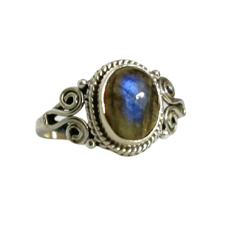 Labradorite Oval Silver Ring symbolize for Intuition, psychic Awareness & Spirituality