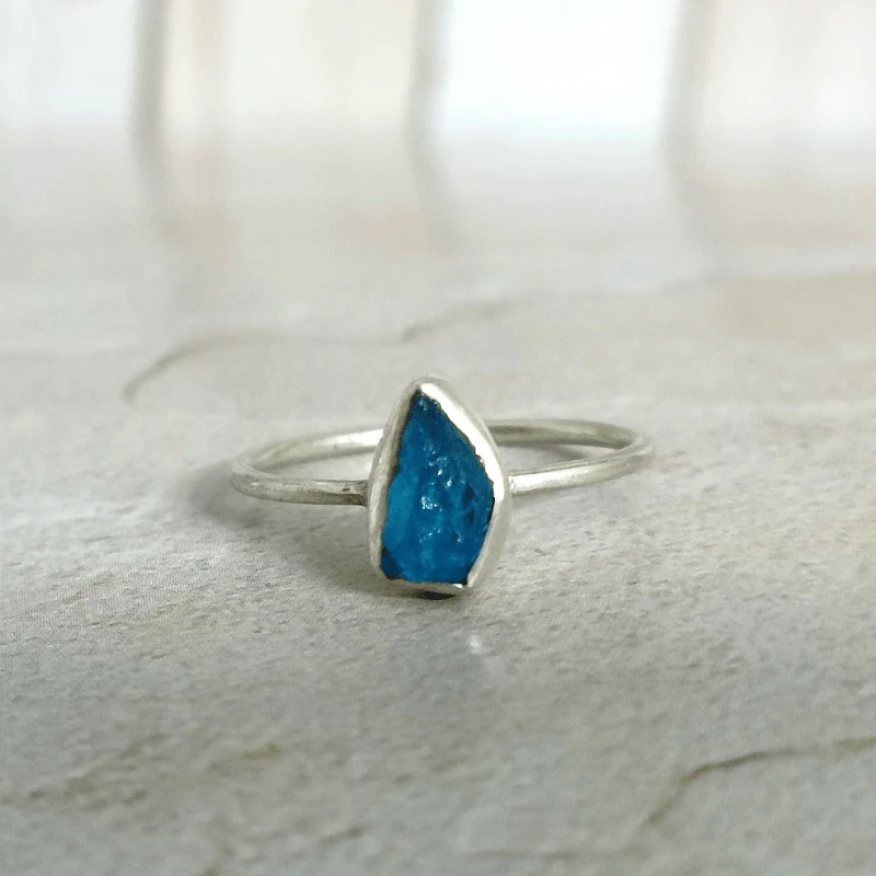 Raw Blue Apatite Silver Ring symbolize for symbolize clarity of mind