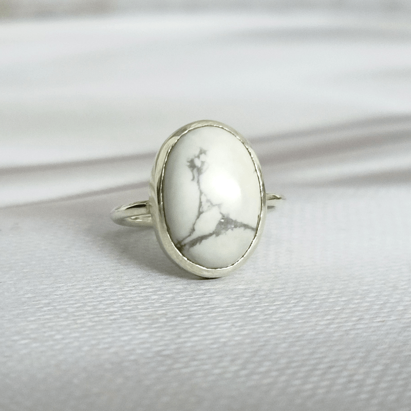 Howlite Oval Silver Ring for harmony, Peace & calmness