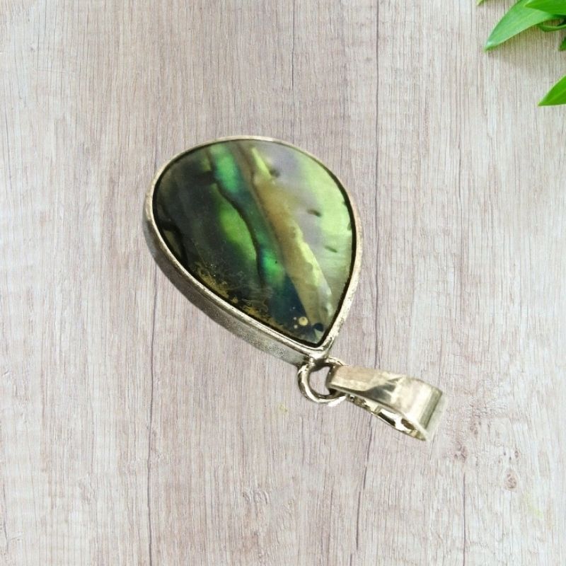 Abalone Shell Leaf Metal Pendant for Calmness