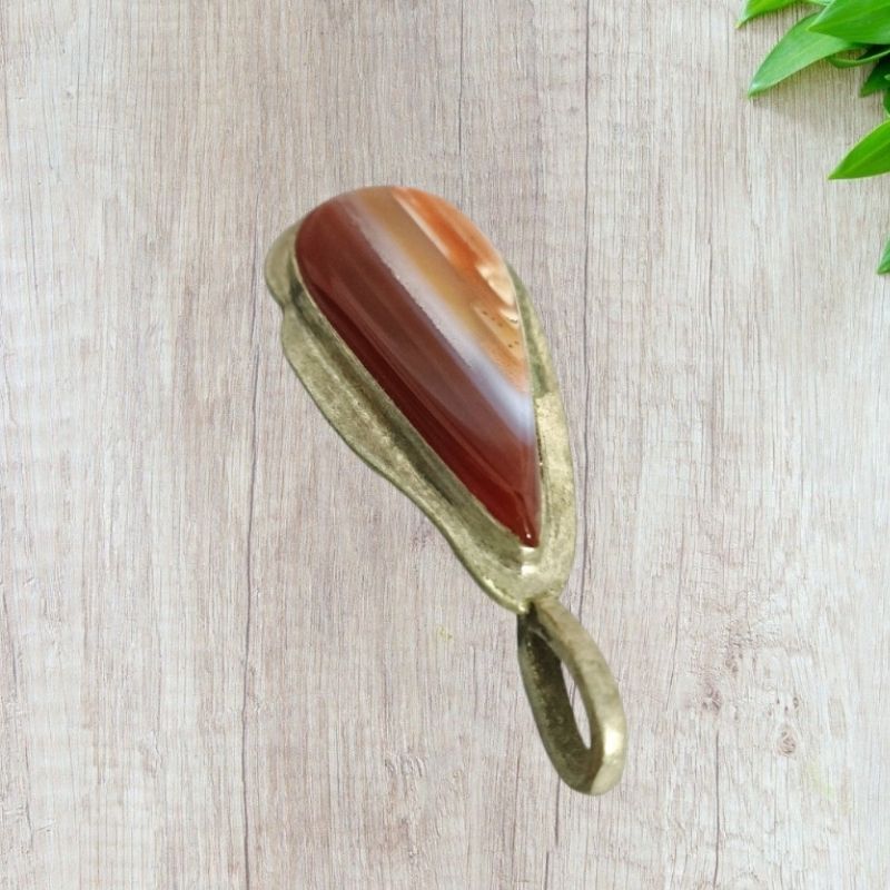 Carnelian Leaf Metal Pendant