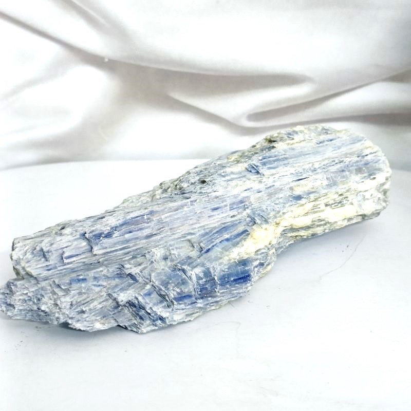 Blue Kyanite Raw Stone for Communication, Intuition