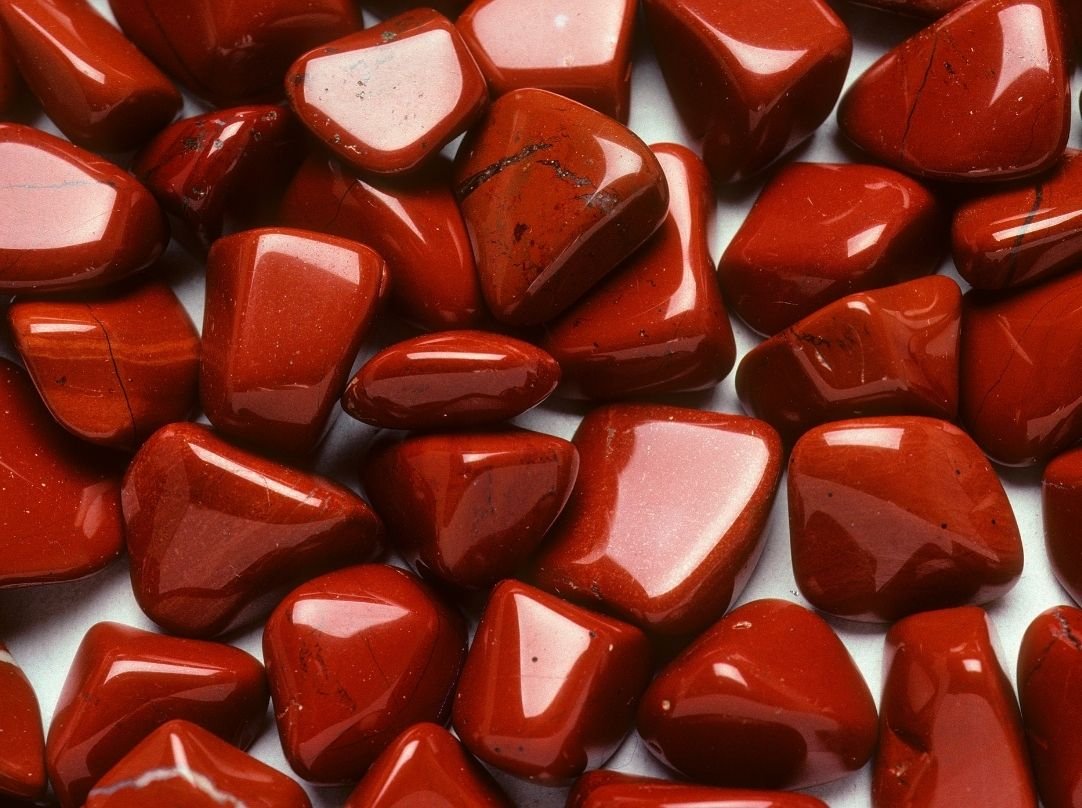 Red jasper tumbles